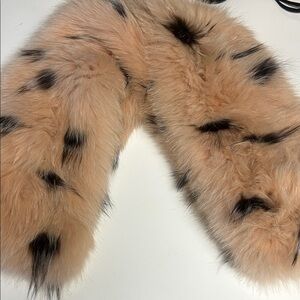 Fox Fur Collar Scarf in Peach with Black Spots